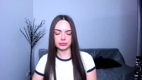 Eva online show from May 1, 4:01 pm