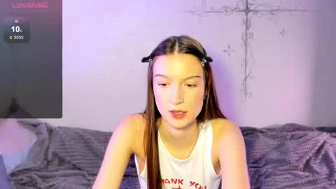 Hi Im Eva - welcome to my room online show from December 5, 4:27 pm