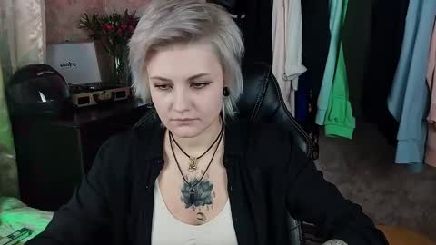 Eva Brownie online show from February 5, 1:00 pm