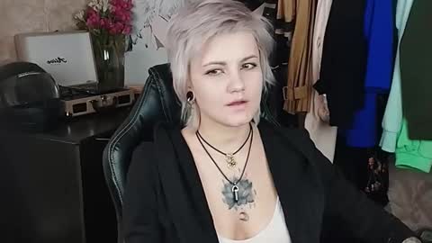 Eva Brownie online show from February 19, 1:39 pm