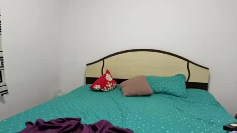 hornycrissyyourlove online show from July 10, 3:00 am