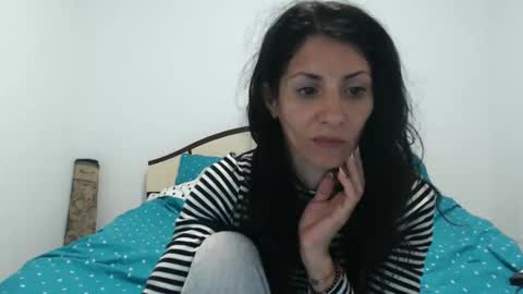 hornycrissyyourlove online show from April 30, 2:49 am