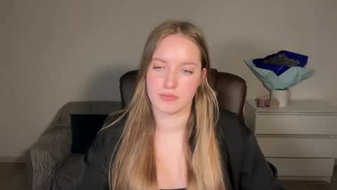 Eva online show from April 22, 9:00 pm