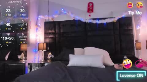 Eva  online show from November 18, 11:57 am