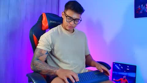 EVAN GREY online show from November 9, 4:16 am