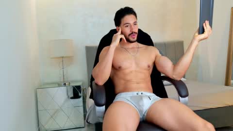 E V A N S online show from March 7, 11:27 pm