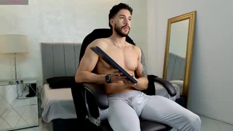 E V A N S online show from April 20, 12:24 am