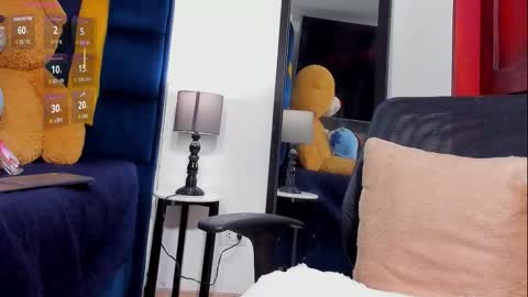   online show from December 4, 4:34 am