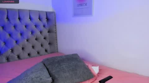 Eva Olimpo online show from April 11, 2:05 am