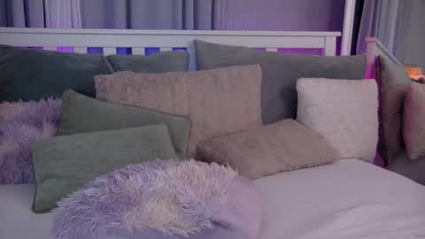 evareyss online show from October 24, 4:19 pm