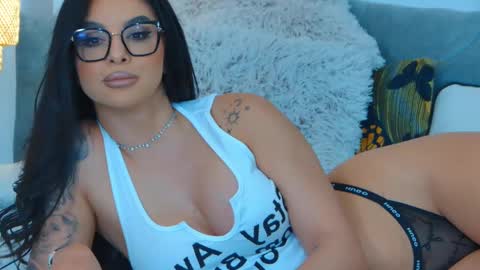 evareyss online show from February 12, 2:21 pm