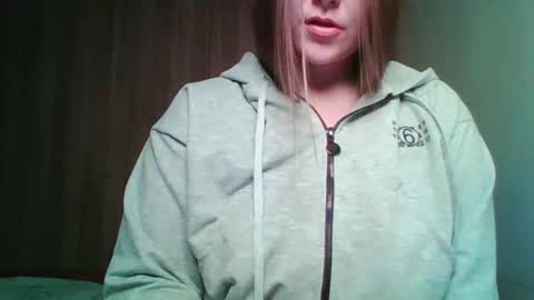 evasapples2026 online show from May 17, 8:40 pm