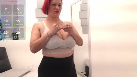 Eva Twiss online show from December 2, 1:20 pm