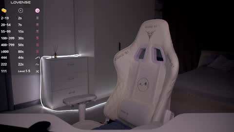 Evelina online show from April 20, 6:11 pm