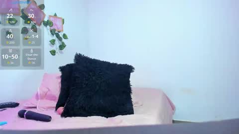 Snapshot of evelinmiller9 chatting on September 29, 12:37 pm Evelin Miller online show from September 29, 12:37 pm