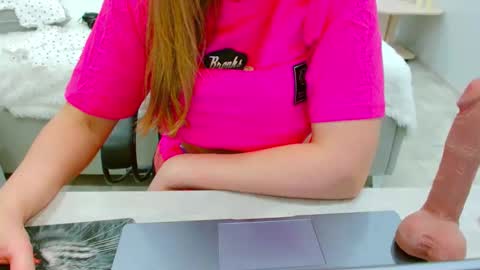 evelove online show from February 25, 10:52 am