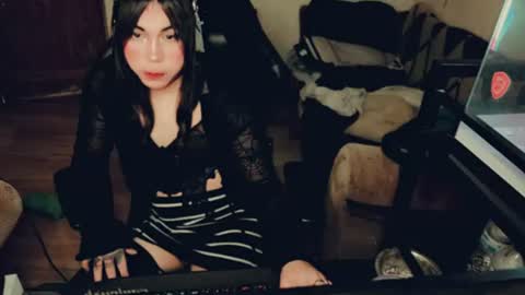 evelyn420521 online show from July 17, 6:10 pm
