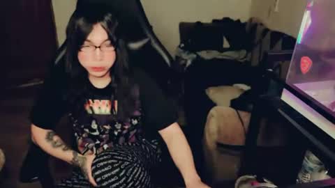 evelyn420521 online show from July 21, 7:21 am