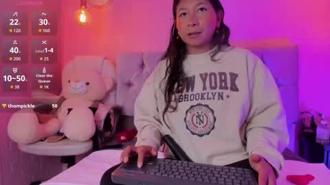 Snapshot of evelyn_flores1 chatting on October 25, 8:20 pm   online show from October 25, 8:20 pm