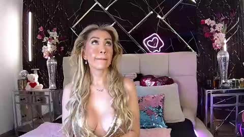 EvelynaGrey online show from April 22, 7:59 am