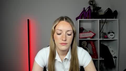 evelynblond online show from April 23, 12:29 pm