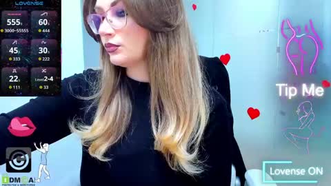 evelyne_rose online show from April 19, 3:40 am