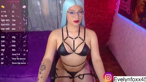 Snapshot of evelynfox_xx chatting on October 5, 7:32 pm evelyn Foxx new account online show from October 5, 7:32 pm