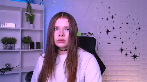 evelynlovelyy online show from March 26, 12:10 pm