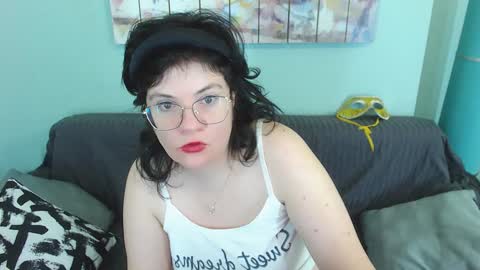 Everly online show from February 6, 2:33 am