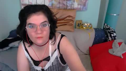 Everly online show from October 26, 9:14 pm