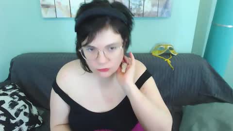 Everly online show from February 18, 8:14 pm