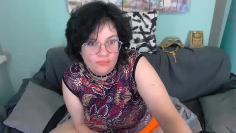 Everly online show from September 19, 6:22 pm