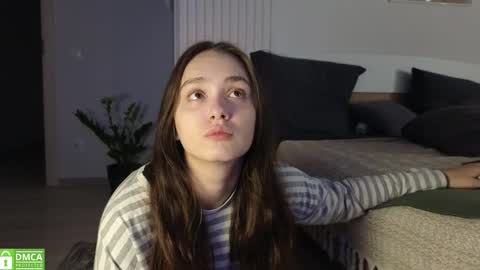 evi_woow online show from November 11, 10:45 pm