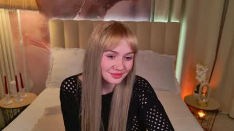 Your cutie Evie online show from April 26, 7:00 pm