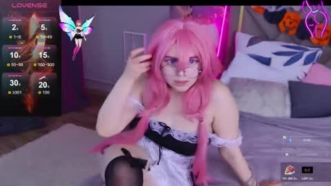 Snapshot of evie_val chatting on October 31, 7:14 pm evie_val online show from October 31, 7:14 pm