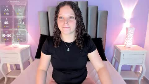 evierouse_ online show from May 22, 8:15 pm