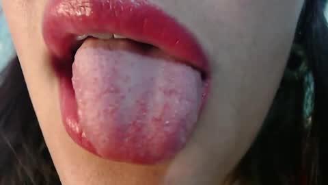 Evoleth online show from December 12, 8:25 am