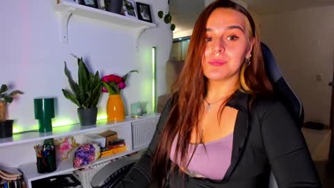 EVY online show from April 1, 11:45 pm