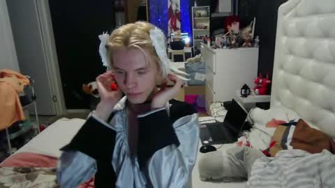 Essa online show from April 26, 9:23 pm