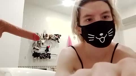 Essa online show from April 21, 4:30 am