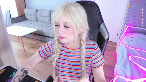  Amy  online show from April 3, 10:22 am