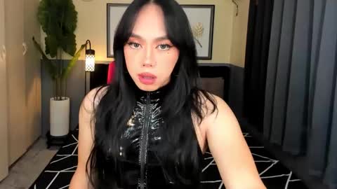 Snapshot of expensivec4ndy chatting on October 8, 8:09 am Suki online show from October 8, 8:09 am