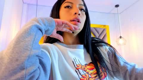   online show from May 25, 12:11 pm