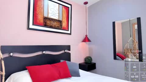      online show from November 22, 9:45 pm