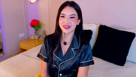 eymicooper online show from September 15, 7:26 pm