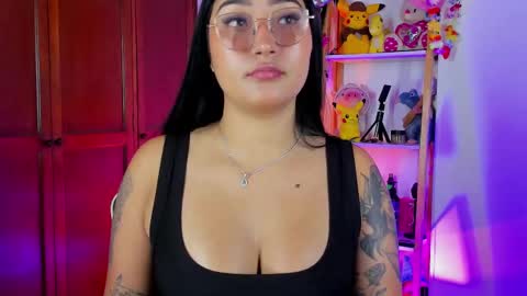 Emily online show from November 10, 9:28 pm