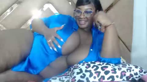 eyshaexotii online show from February 20, 6:19 am