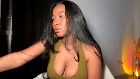 Thianna online show from December 16, 4:35 pm