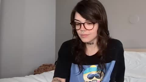 Faerie 3 online show from April 16, 9:39 pm