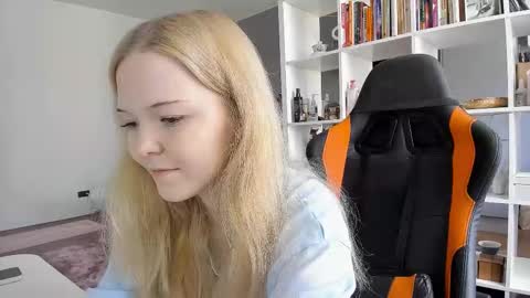 Snapshot of fairy_casey chatting on September 13, 1:13 pm fairy_casey online show from September 13, 1:13 pm